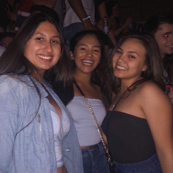 Meet your Posher, Emily - Picture 4 of 8